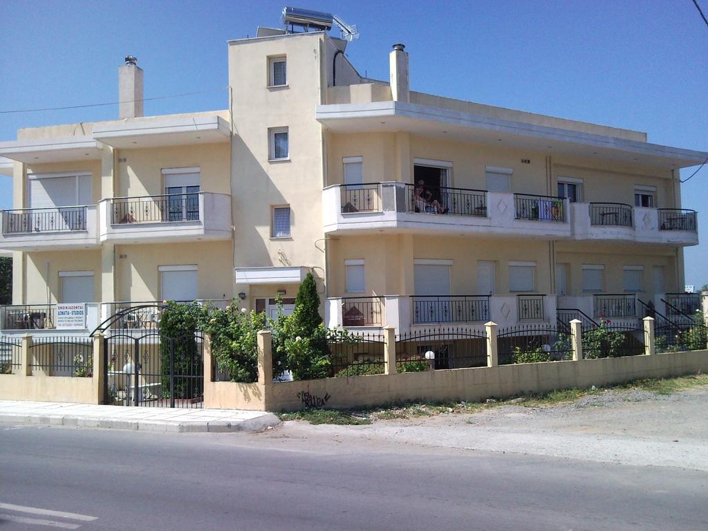 Studios Kapsalas Неа Миханиона Стая снимка